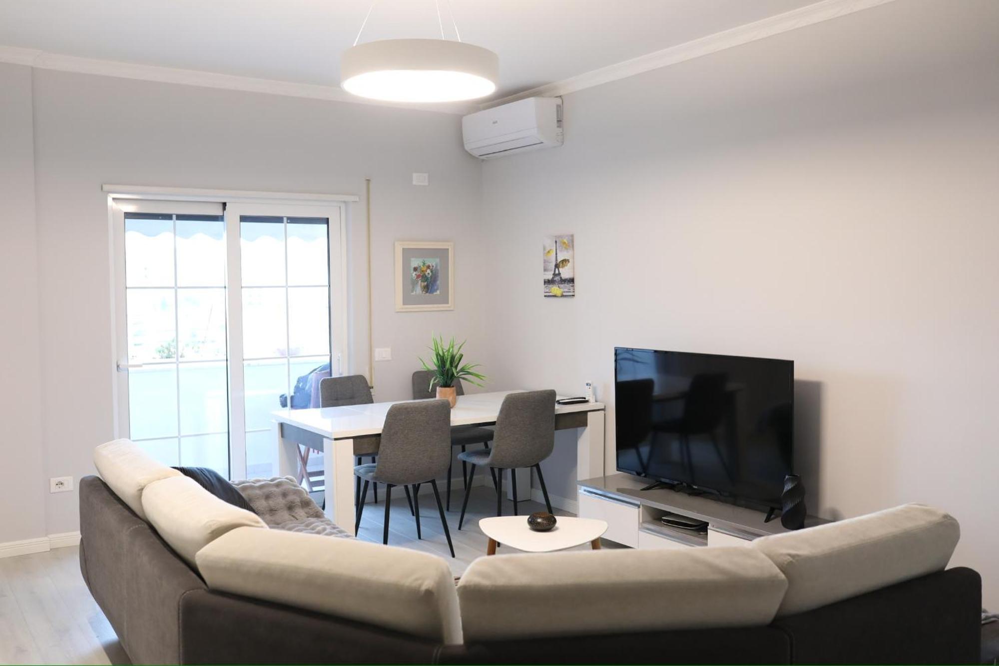 Tirana Gallery Apartment - City Center View Esterno foto