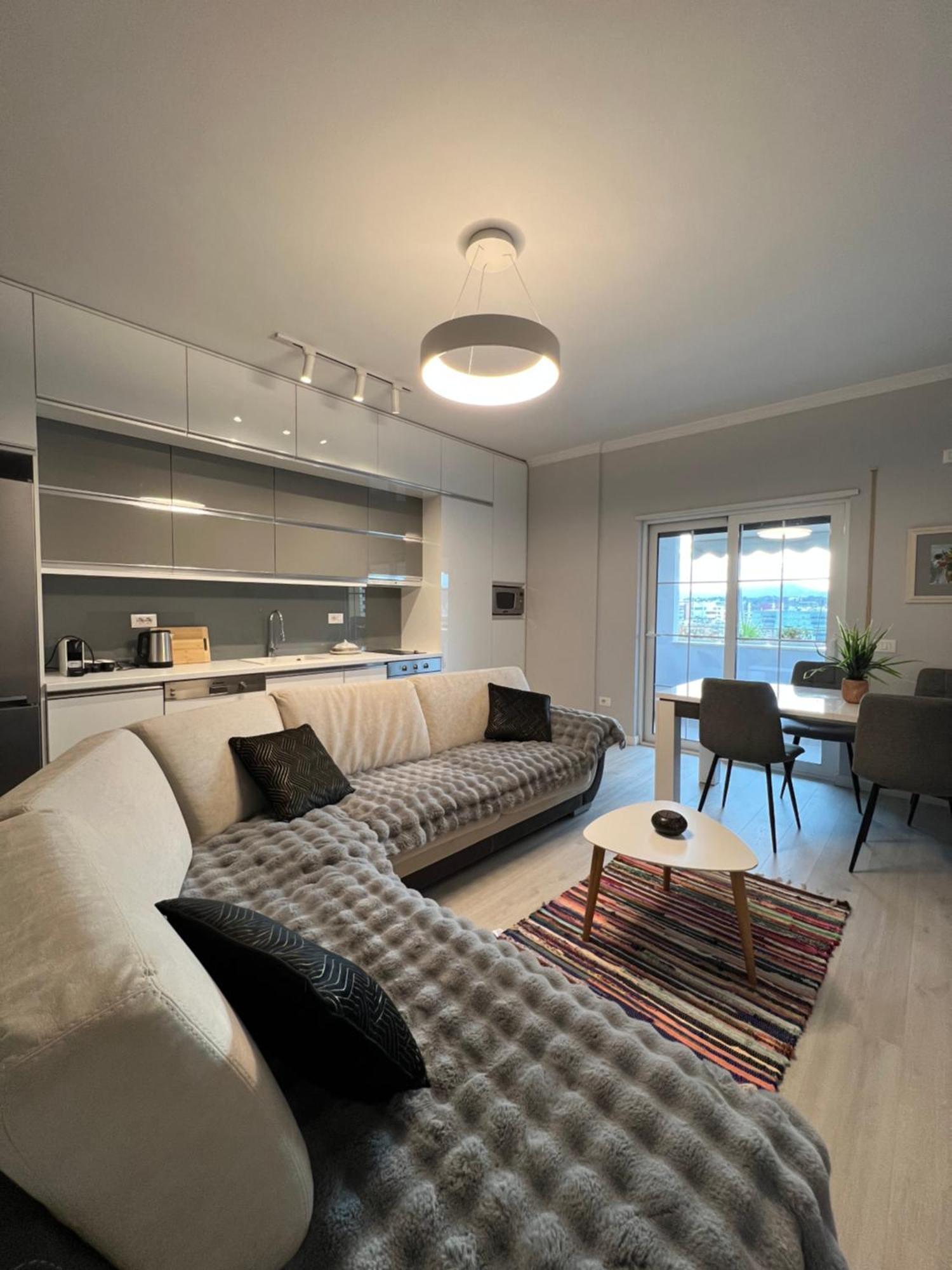 Tirana Gallery Apartment - City Center View Esterno foto