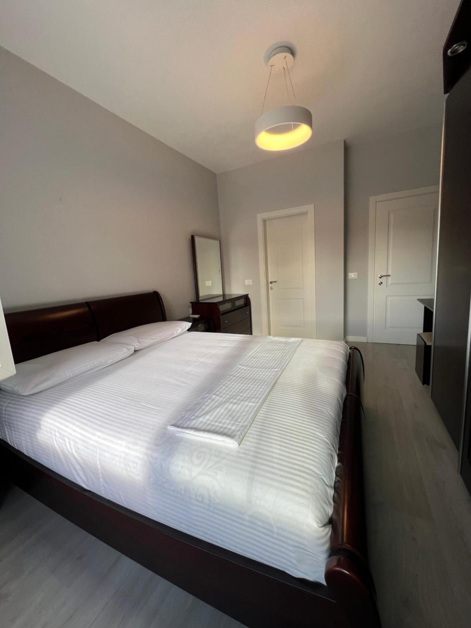 Tirana Gallery Apartment - City Center View Esterno foto